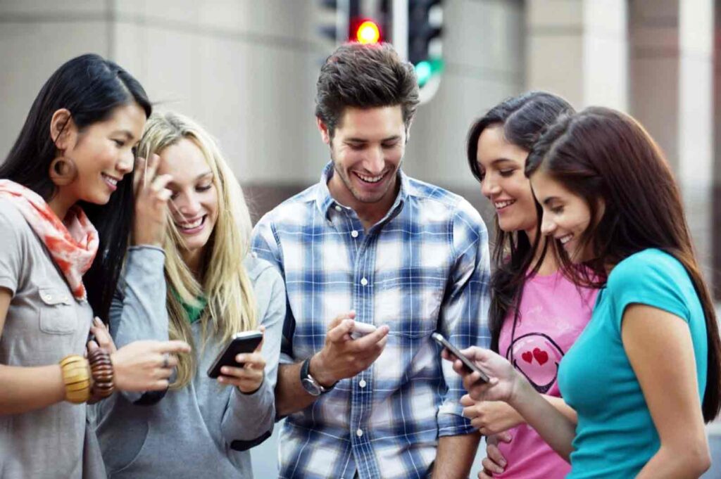 El Abuso de las Redes Sociales: Desentrañando sus Efectos y Desafíos