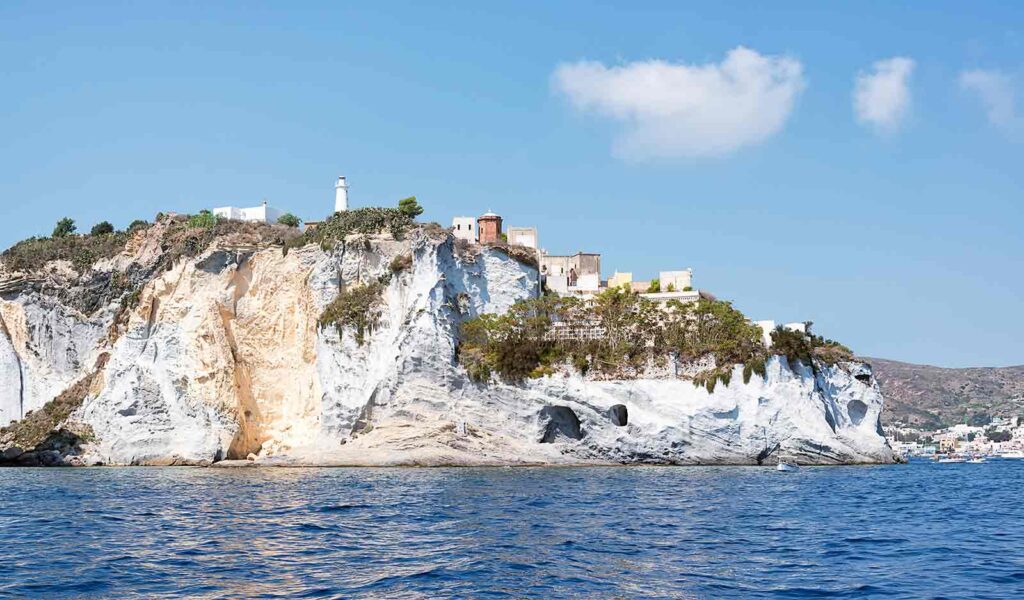 Ponza, la isla de la media luna