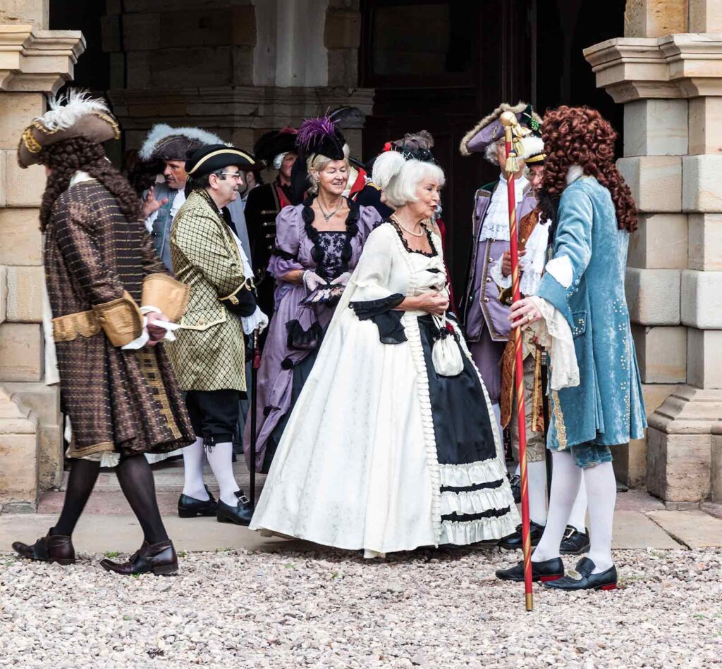 The Evolution of Women's Fashion throughout History 1 The Evolution of Women's Fashion throughout History evolución de la moda femenina